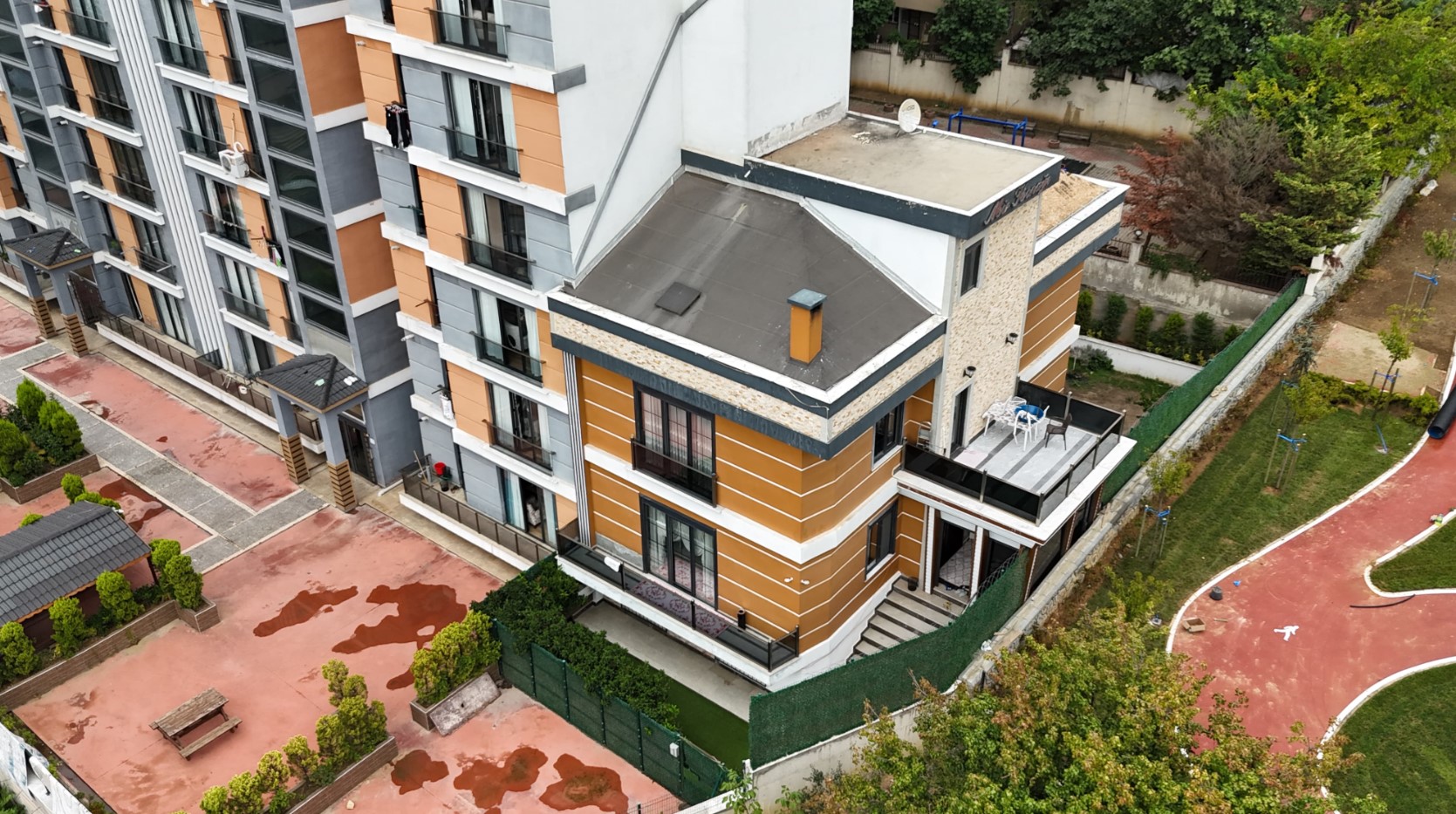 Aydos Ormanlarının Hemen Dibinde